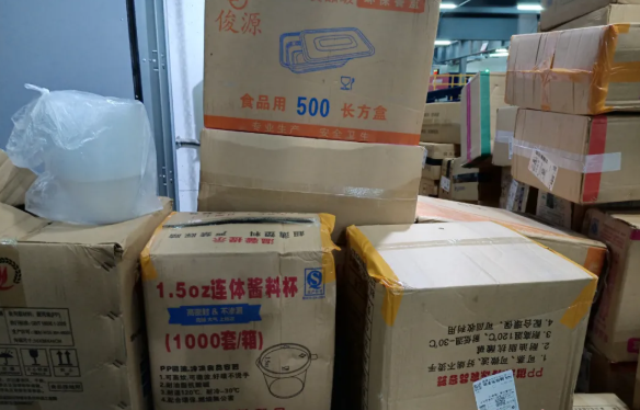 运输750箱一次性不可降解塑料制品入岛?，快递公司被立案调查！