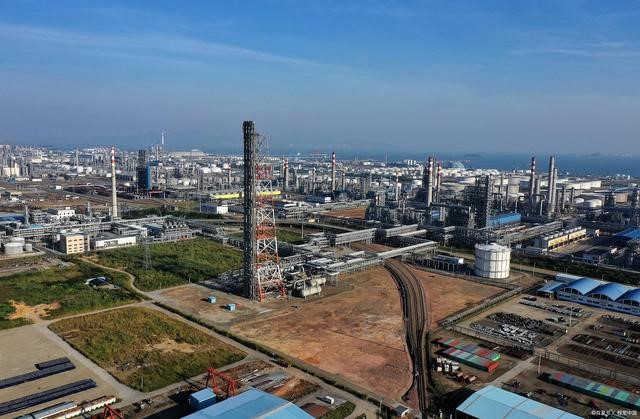 巴斯夫一季报超预期，宣布聚氨酯等再度提价，国内化工股怎么走？