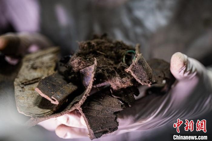 最新研究：汽车废塑料巧变石墨烯，促进回收利用